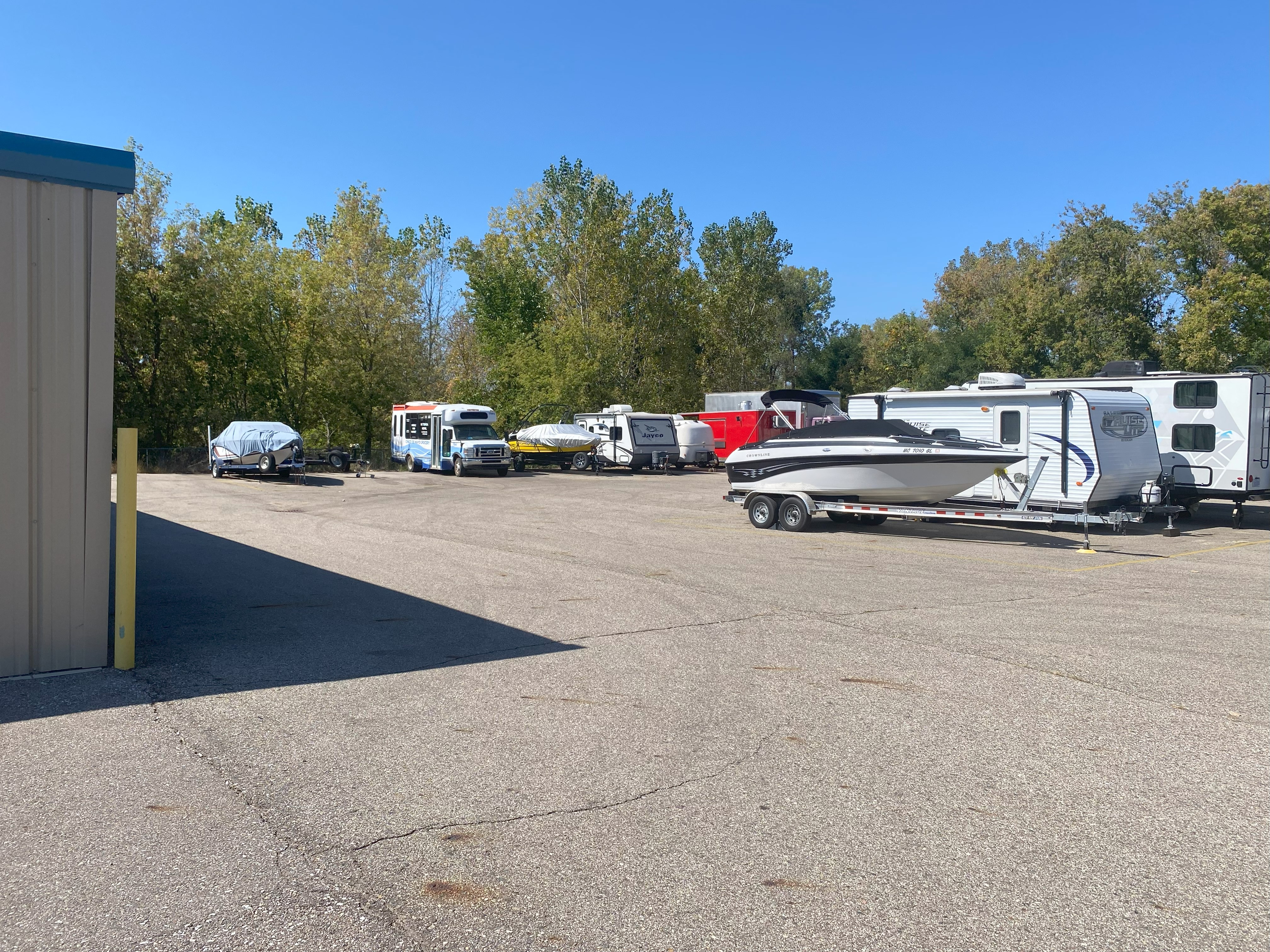 RV Parking in Grand Rapids, MI 49512